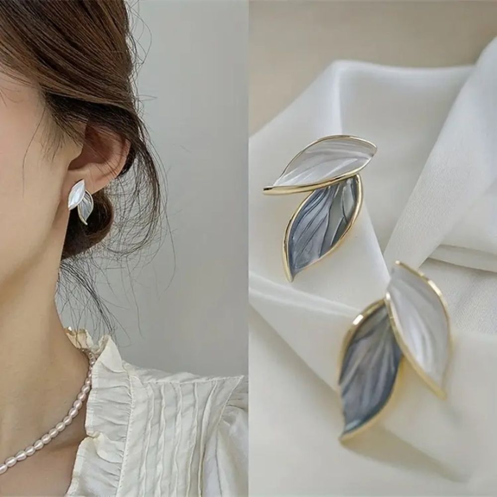 ✨🆕✨ Elegant Chic Minimalist Leaf Stud Earrings✨